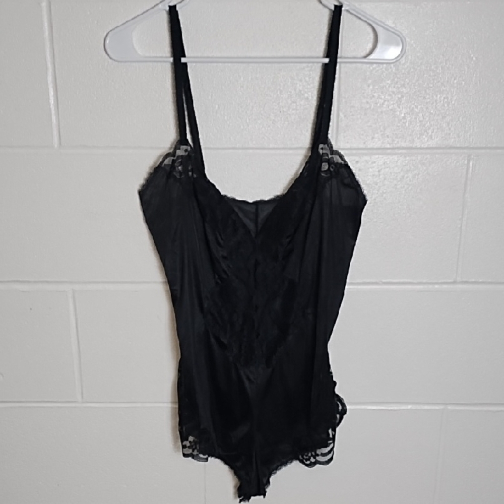 Chic Black Satin Lace Chemise